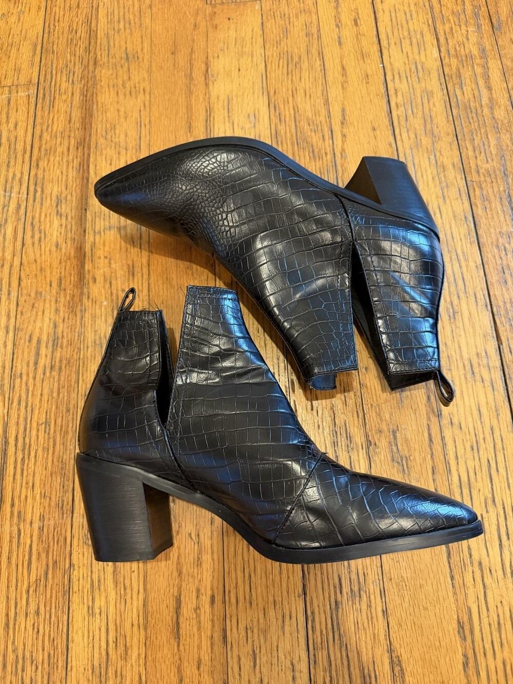 Billini Boots Womens Size 9 Black Croc Embossed Nahla Ankle Booties Block Heel